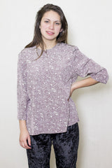 Blusa Lila Estampada Mangas 3/4 Sin Botones